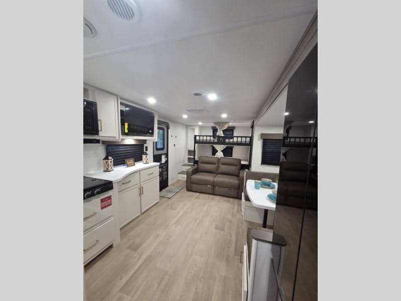 2026 Grand Design 2026 Grand Design Transcend - thumbnail 13