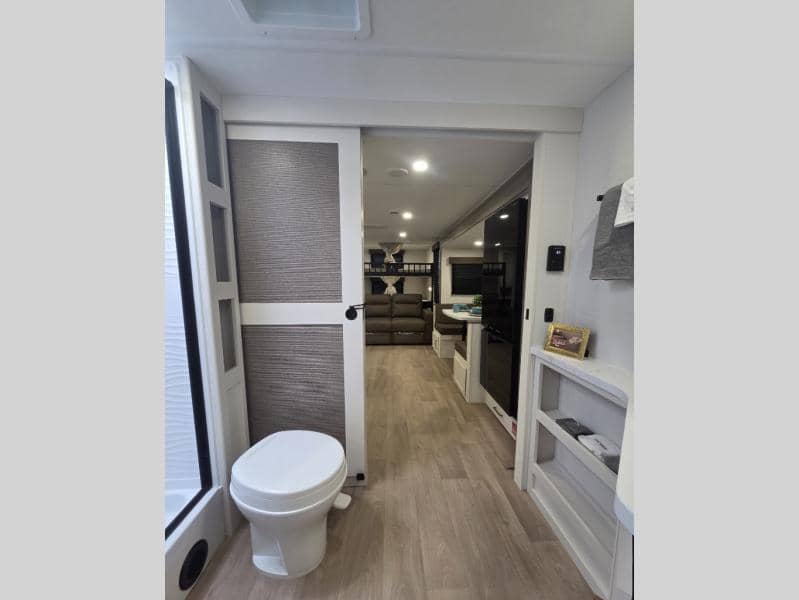 2026 Grand Design 2026 Grand Design Transcend - thumbnail 16