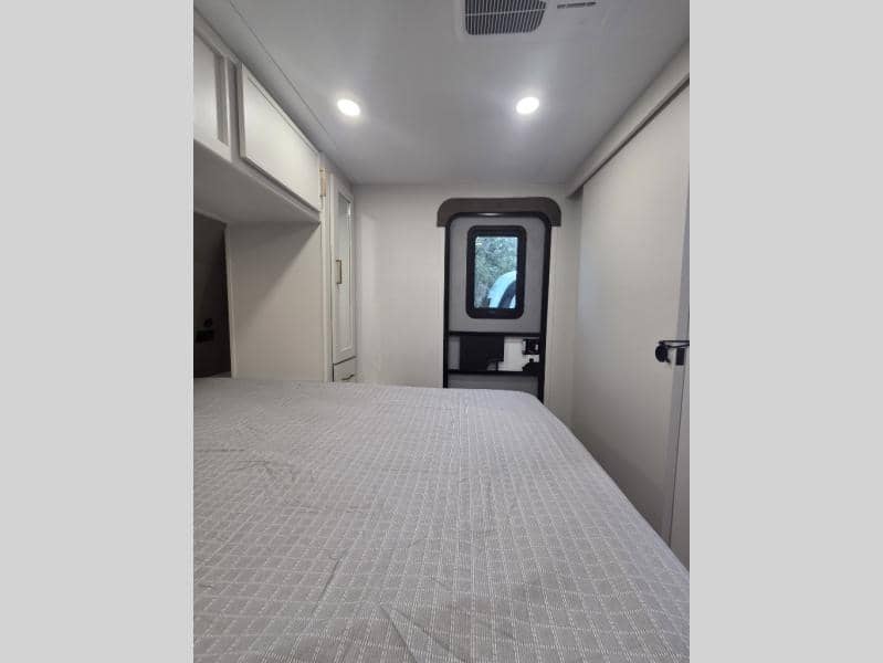 2026 Grand Design 2026 Grand Design Transcend - thumbnail 19