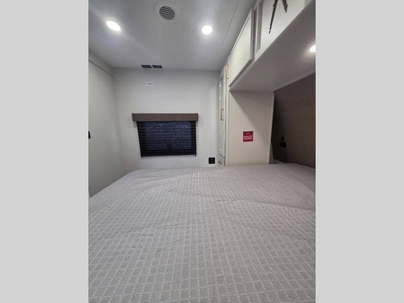 2026 Grand Design 2026 Grand Design Transcend - thumbnail 21