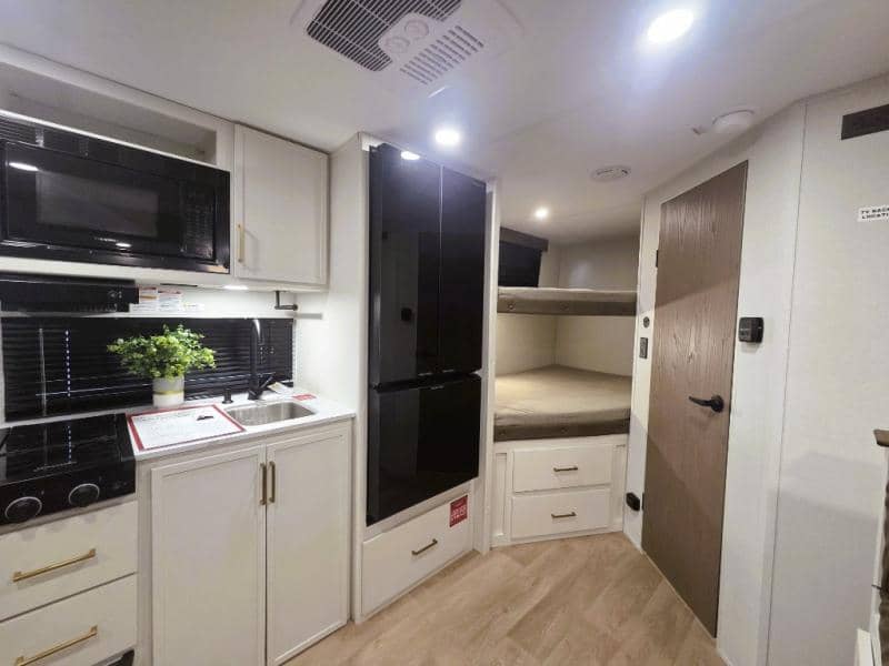 2026 Grand Design 2026 Grand Design Transcend - thumbnail 8