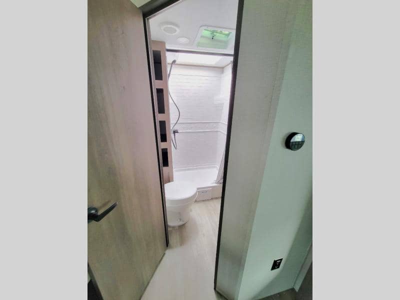 2025 Grand Design 2025 Grand Design Transcend - thumbnail 11