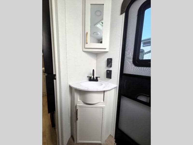 2026 Grand Design 2026 Grand Design Transcend - thumbnail 13