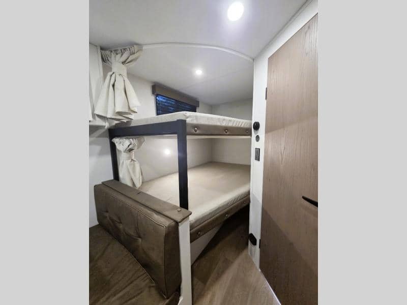 2026 Grand Design 2026 Grand Design Transcend - thumbnail 8