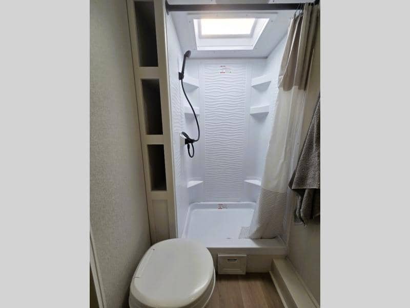 2026 Grand Design 2026 Grand Design Transcend - thumbnail 16