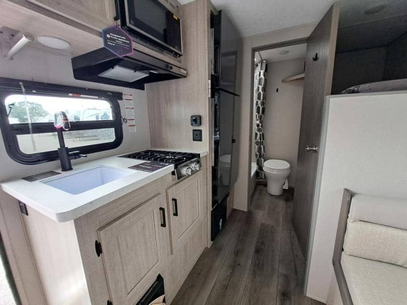 2026 Coachmen 2026 Coachmen Catalina Summit Series 7 - thumbnail 8