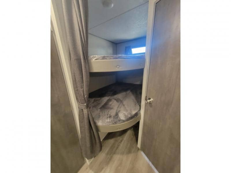 2026 Coachmen 2026 Coachmen Catalina Summit Series 8 - thumbnail 17