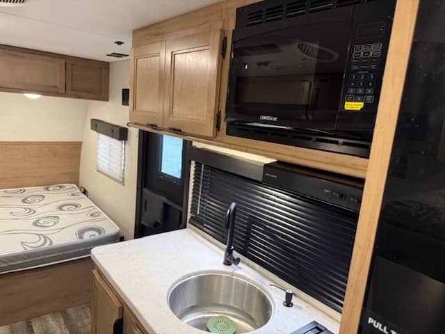 2024 Forest River 2024 Forest River Cherokee Wolf Pup - thumbnail 10