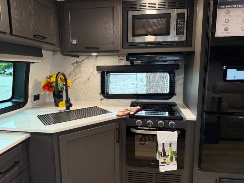 2026 Forest River 2026 Forest River Flagstaff Super Lite - thumbnail 9