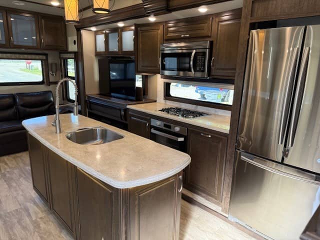 2020 Grand Design 2020 Grand Design Solitude - thumbnail 7