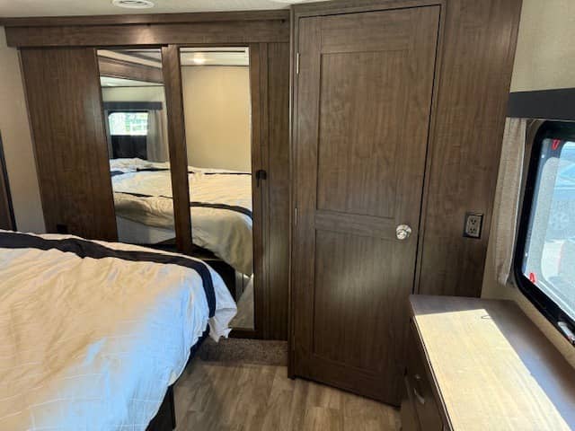 2020 Grand Design 2020 Grand Design Solitude - thumbnail 26