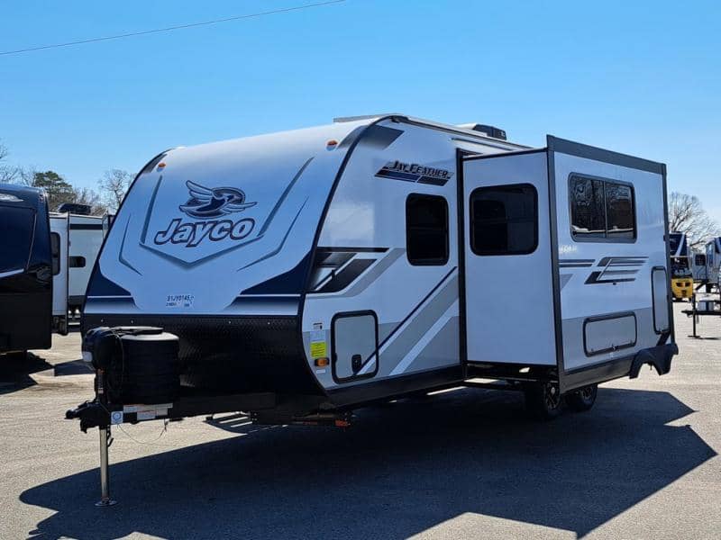2025 Jayco 2025 Jayco Jay Feather - thumbnail 3