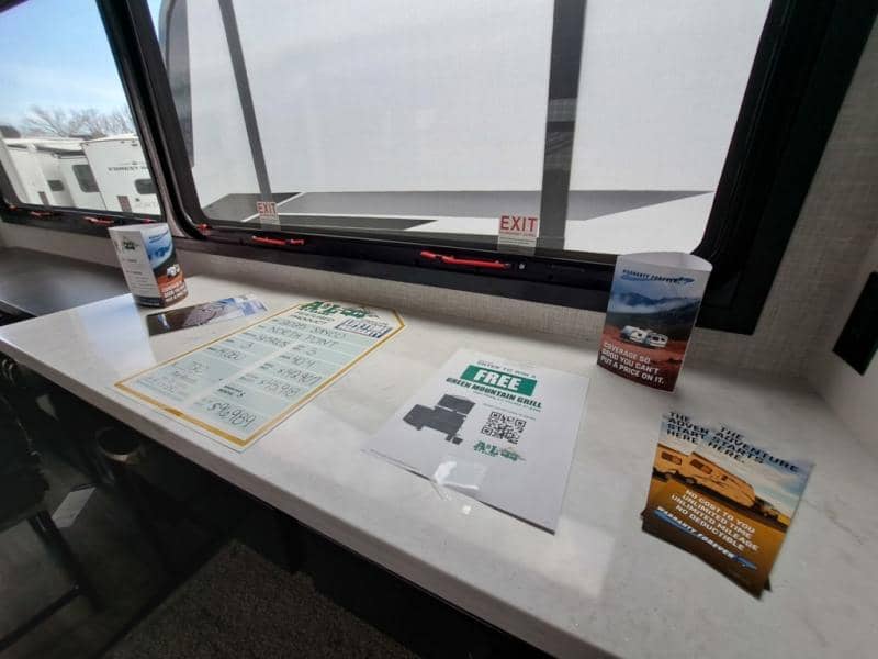 2025 Jayco 2025 Jayco North Point - thumbnail 17