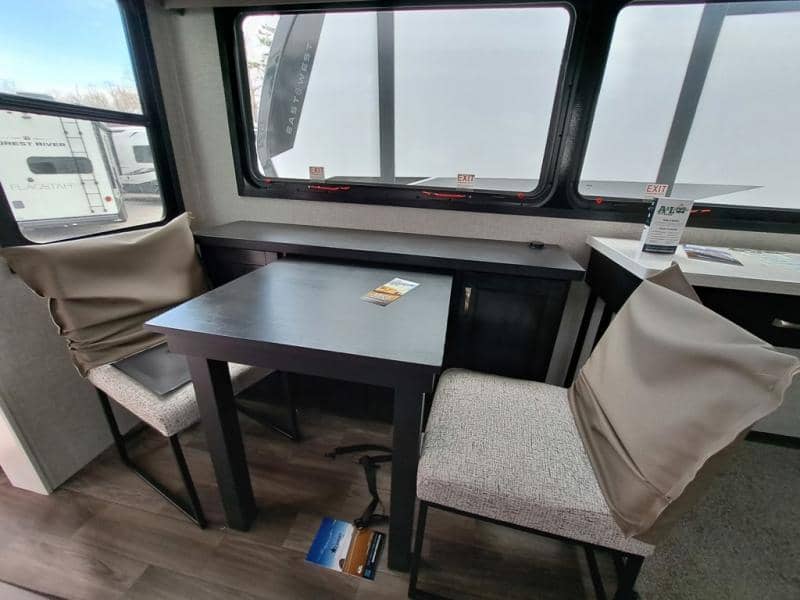 2025 Jayco 2025 Jayco North Point - thumbnail 18