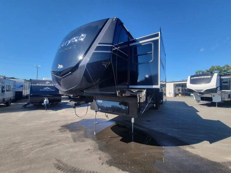 2026 Jayco 2026 Jayco Seismic Toy Hauler - thumbnail 10