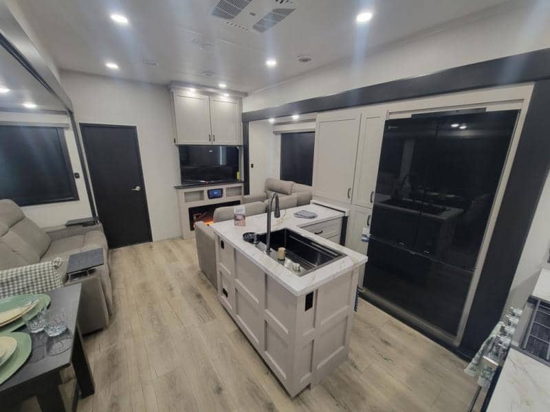 2026 Jayco 2026 Jayco Seismic Toy Hauler - thumbnail 14