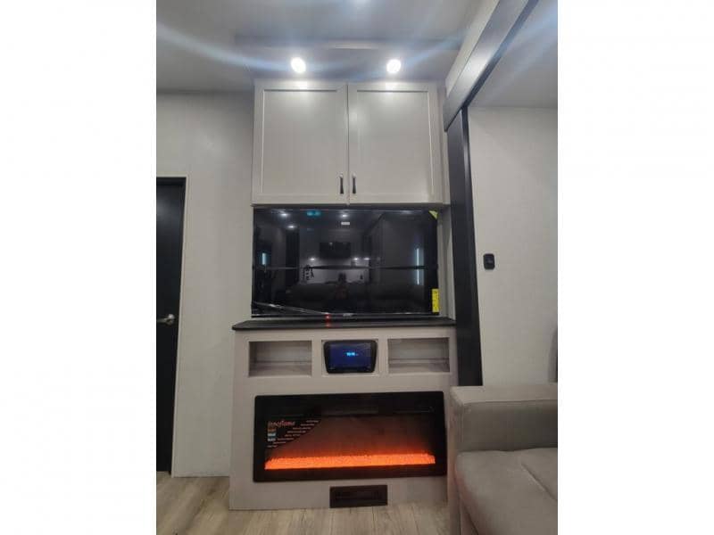 2026 Jayco 2026 Jayco Seismic Toy Hauler - thumbnail 21