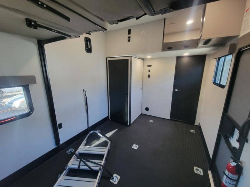 2026 Jayco 2026 Jayco Seismic Toy Hauler - thumbnail 29