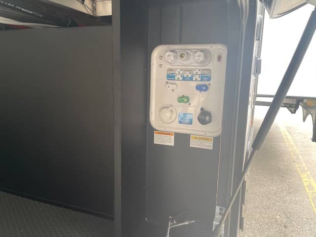 2026 Venture RV 2026 Venture RV Sporttrek Touring Edition - thumbnail 5