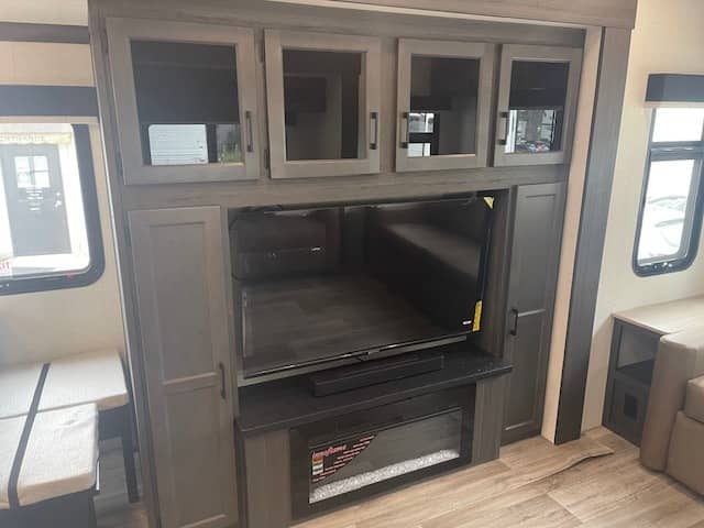 2026 Venture RV 2026 Venture RV Sporttrek Touring Edition - thumbnail 12