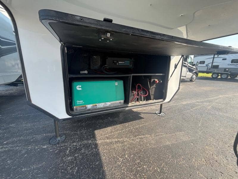 2024 Alliance RV 2024 Alliance RV Paradigm - thumbnail 8