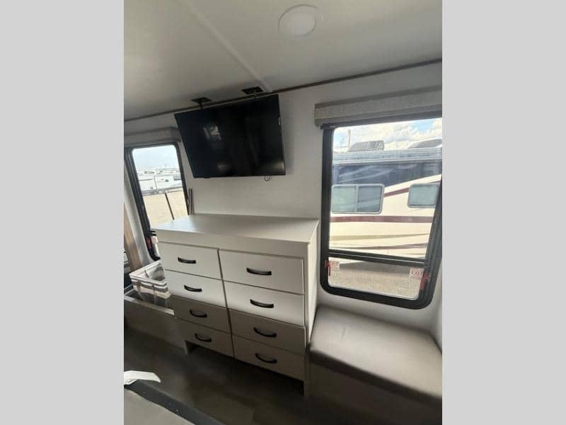 2024 Alliance RV 2024 Alliance RV Paradigm - thumbnail 22