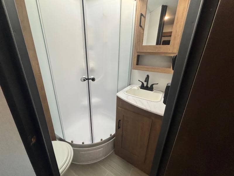 2024 Coachmen 2024 Coachmen Freedom Express Ultra Lite - thumbnail 17