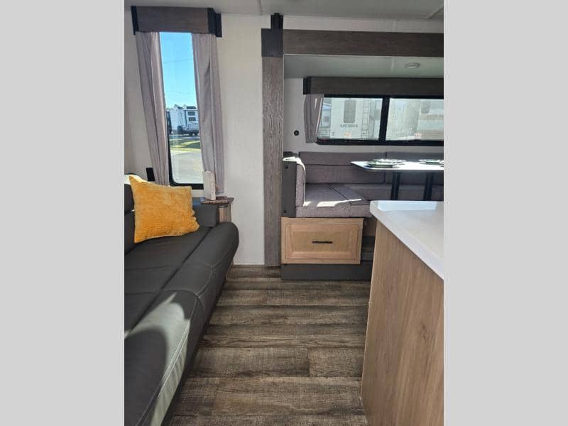 2024 Forest River 2024 Forest River Cherokee Grey Wolf Black Label - thumbnail 7