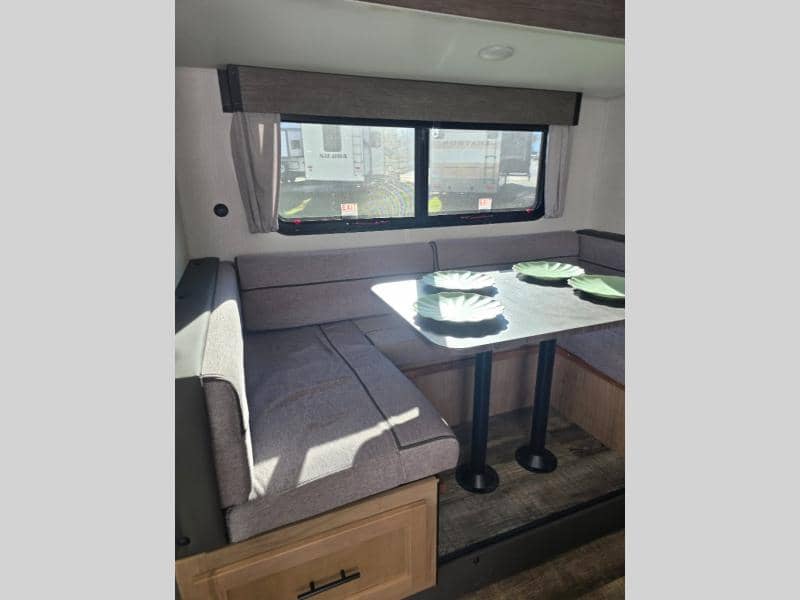 2024 Forest River 2024 Forest River Cherokee Grey Wolf Black Label - thumbnail 8