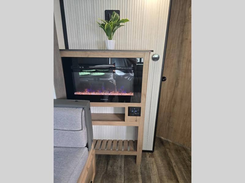 2024 Forest River 2024 Forest River Cherokee Grey Wolf Black Label - thumbnail 11