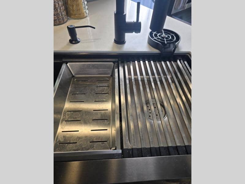 2024 Forest River 2024 Forest River Cherokee Grey Wolf Black Label - thumbnail 21