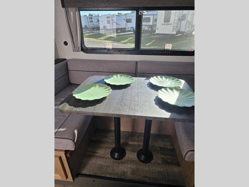 2024 Forest River 2024 Forest River Cherokee Grey Wolf Black Label - thumbnail 36