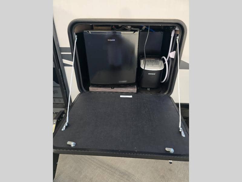 2024 Forest River 2024 Forest River Cherokee Grey Wolf Black Label - thumbnail 37