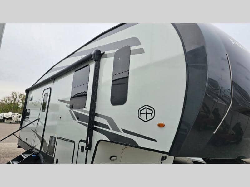 2025 Forest River 2025 Forest River Flagstaff Classic - thumbnail 1