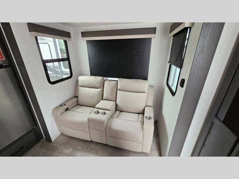 2025 Forest River 2025 Forest River Flagstaff Classic - thumbnail 10