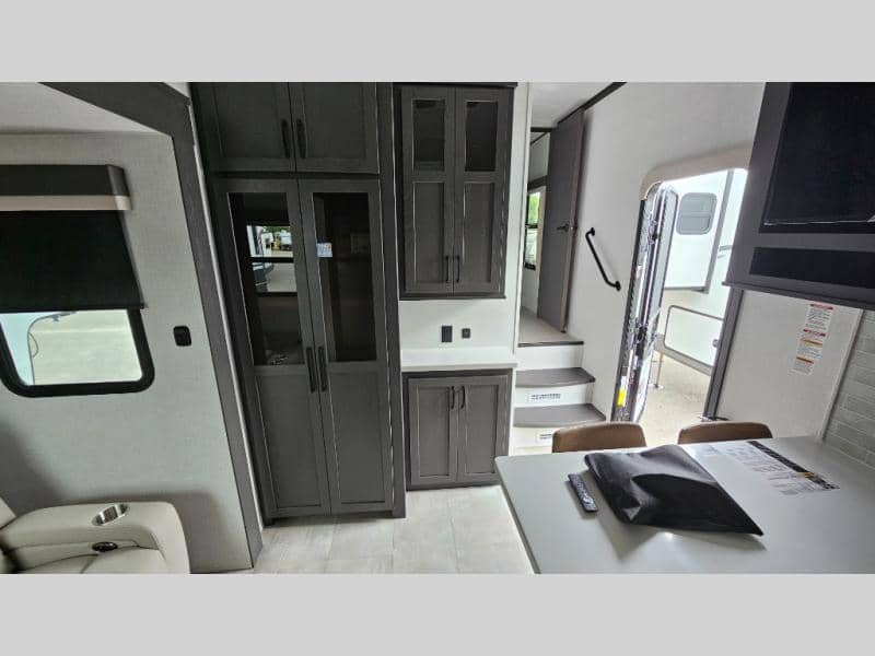 2025 Forest River 2025 Forest River Flagstaff Classic - thumbnail 11