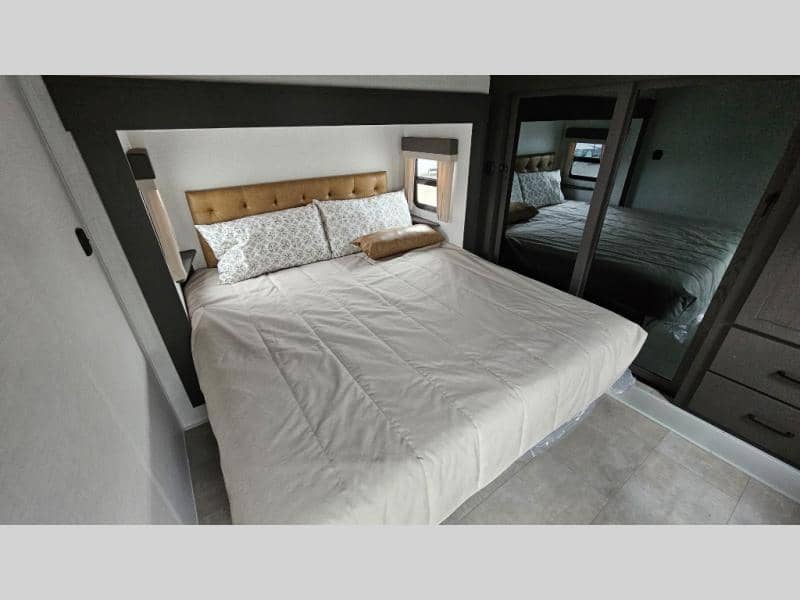 2025 Forest River 2025 Forest River Flagstaff Classic - thumbnail 15