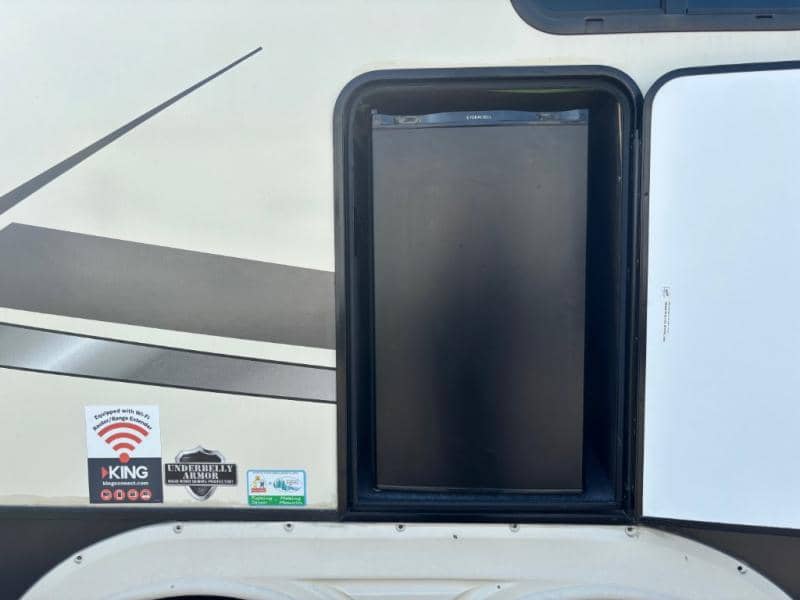 2021 Forest River 2021 Forest River Sierra - thumbnail 4