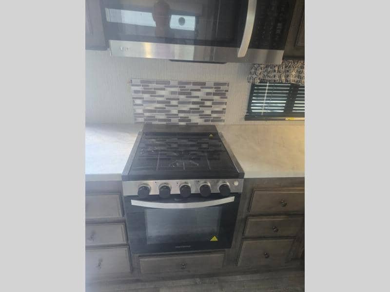 2021 Forest River 2021 Forest River Sierra - thumbnail 17