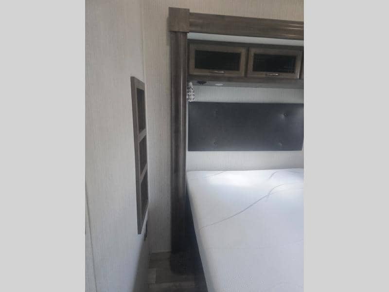 2021 Forest River 2021 Forest River Sierra - thumbnail 28