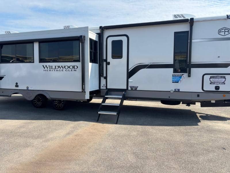 2026 Forest River 2026 Forest River Wildwood Heritage Glen - thumbnail 1