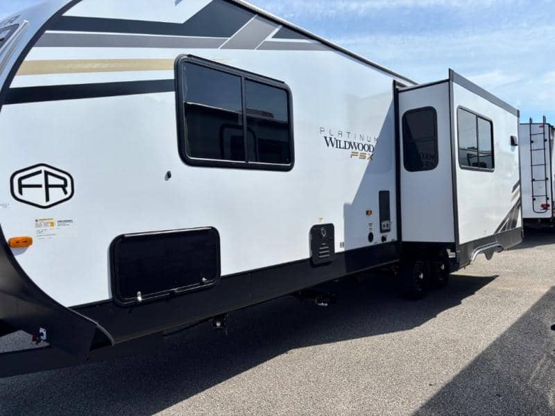 2025 Forest River 2025 Forest River Wildwood FSX - thumbnail 4