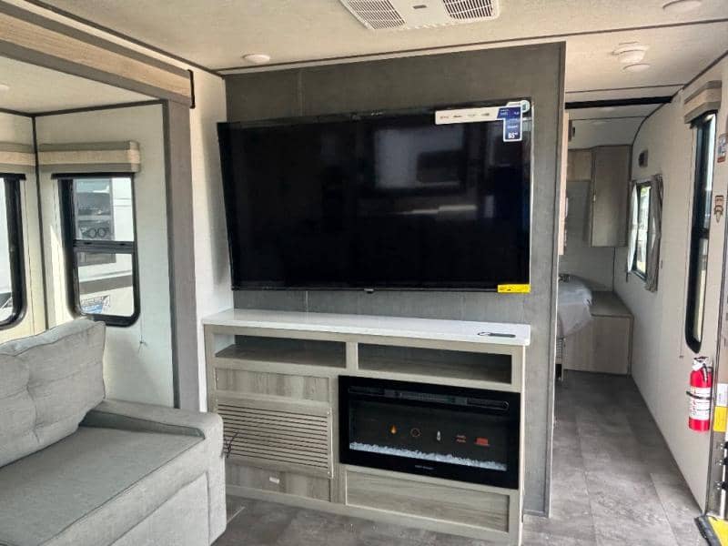 2025 Forest River 2025 Forest River Wildwood FSX - thumbnail 10