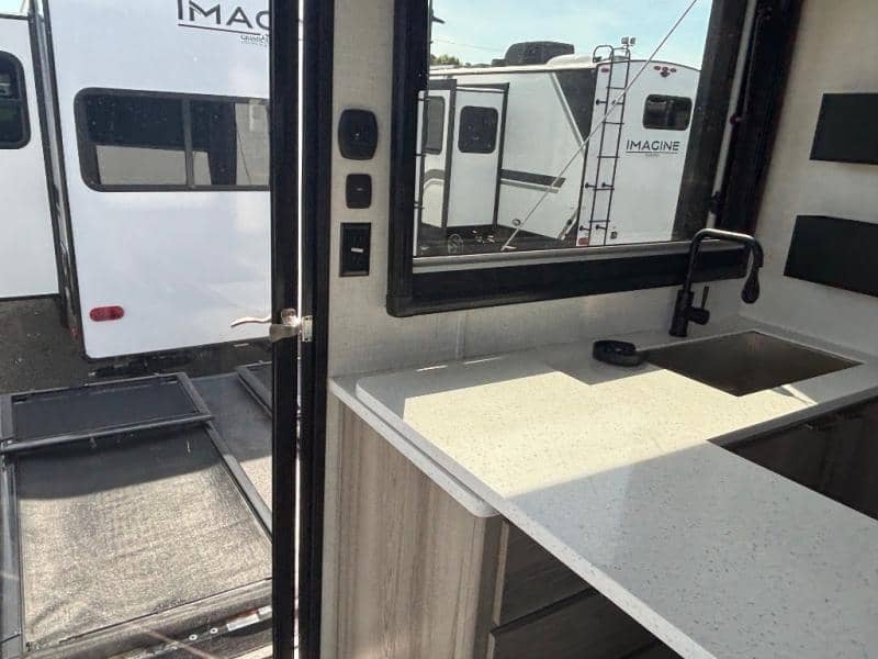 2025 Forest River 2025 Forest River Wildwood FSX - thumbnail 12