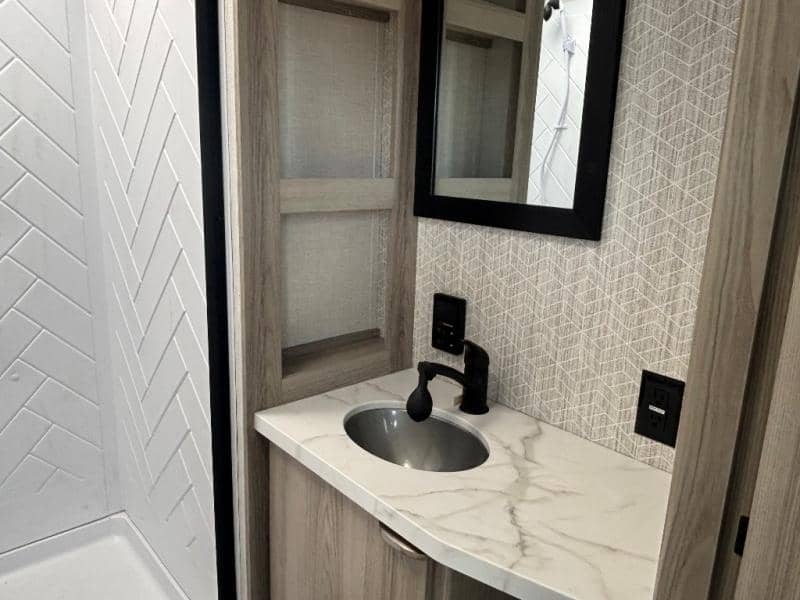 2025 Forest River 2025 Forest River Wildwood FSX - thumbnail 16