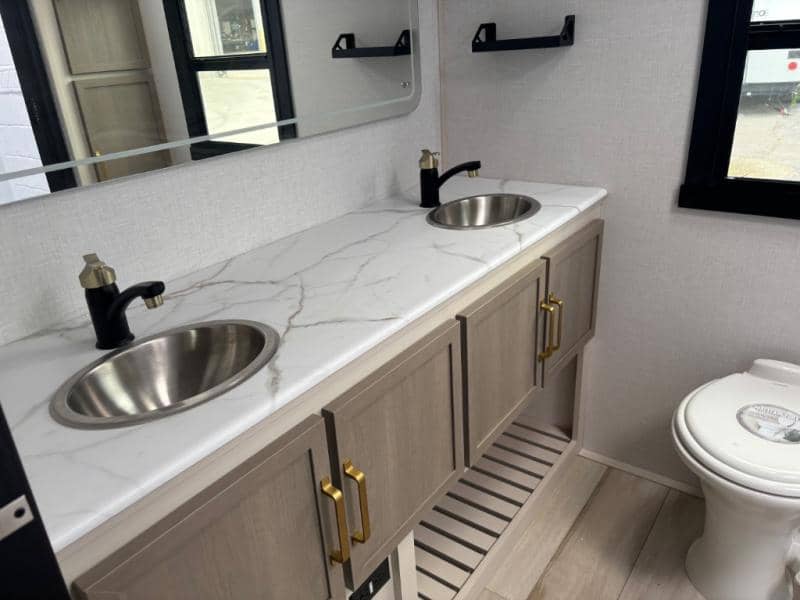 2025 Forest River 2025 Forest River Wildwood X-Lite - thumbnail 17