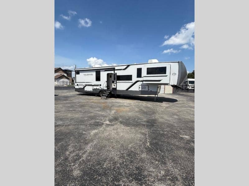 2026 Forest River 2026 Forest River Wildwood Heritage Glen Elite Series - thumbnail 3