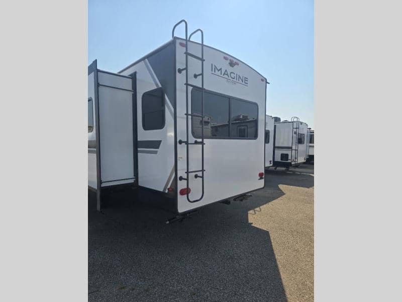 2026 Grand Design 2026 Grand Design Imagine - thumbnail 6