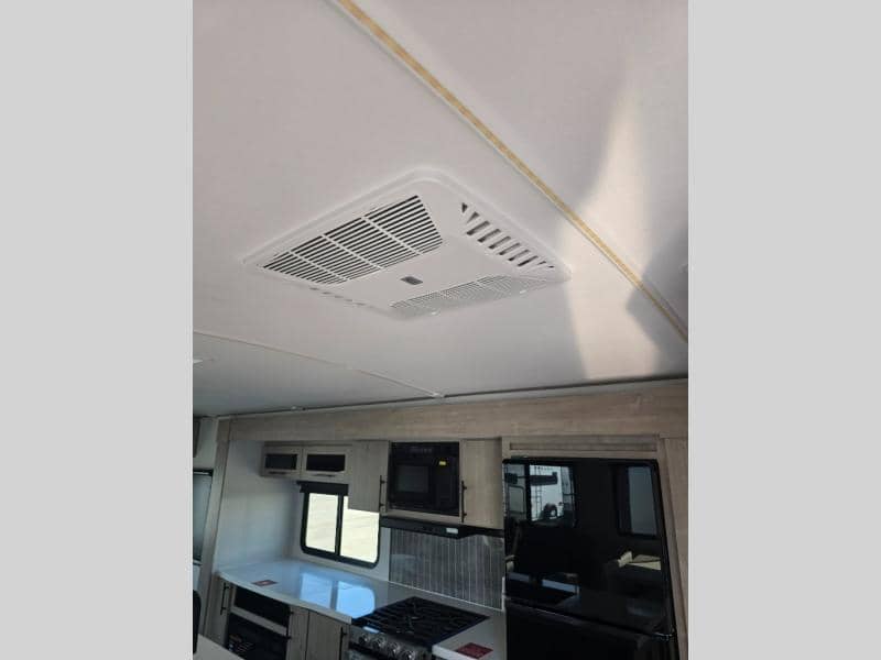 2026 Grand Design 2026 Grand Design Imagine - thumbnail 17