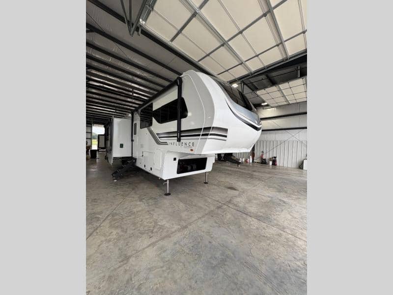 2026 Grand Design 2026 Grand Design Influence - thumbnail 4